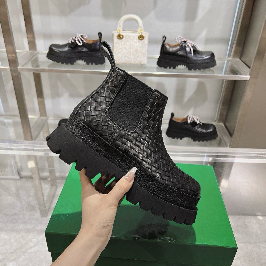 Black Boots