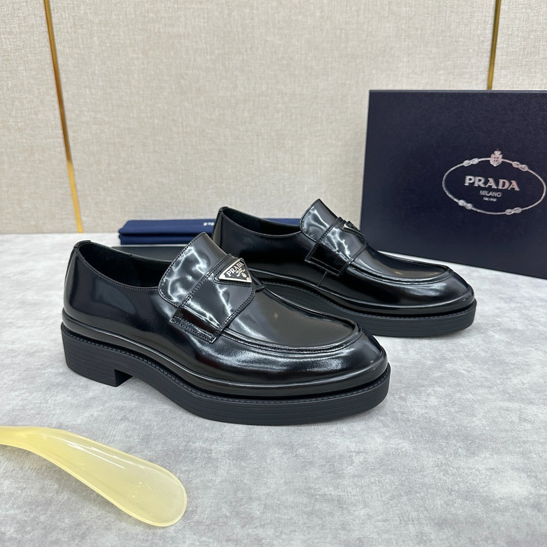 Black Patent Logo Loafer - Men's