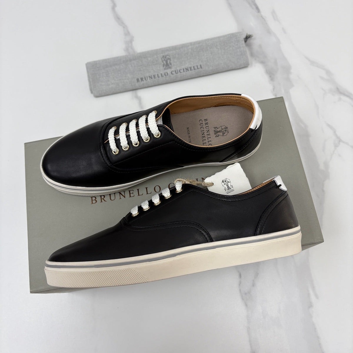 Black Leather Contrast Sole Low-Top - Men's