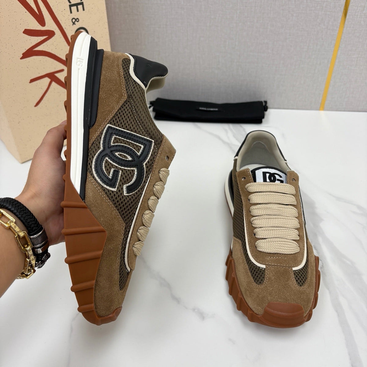 Black Mesh Contrast Sole Runner - Men's