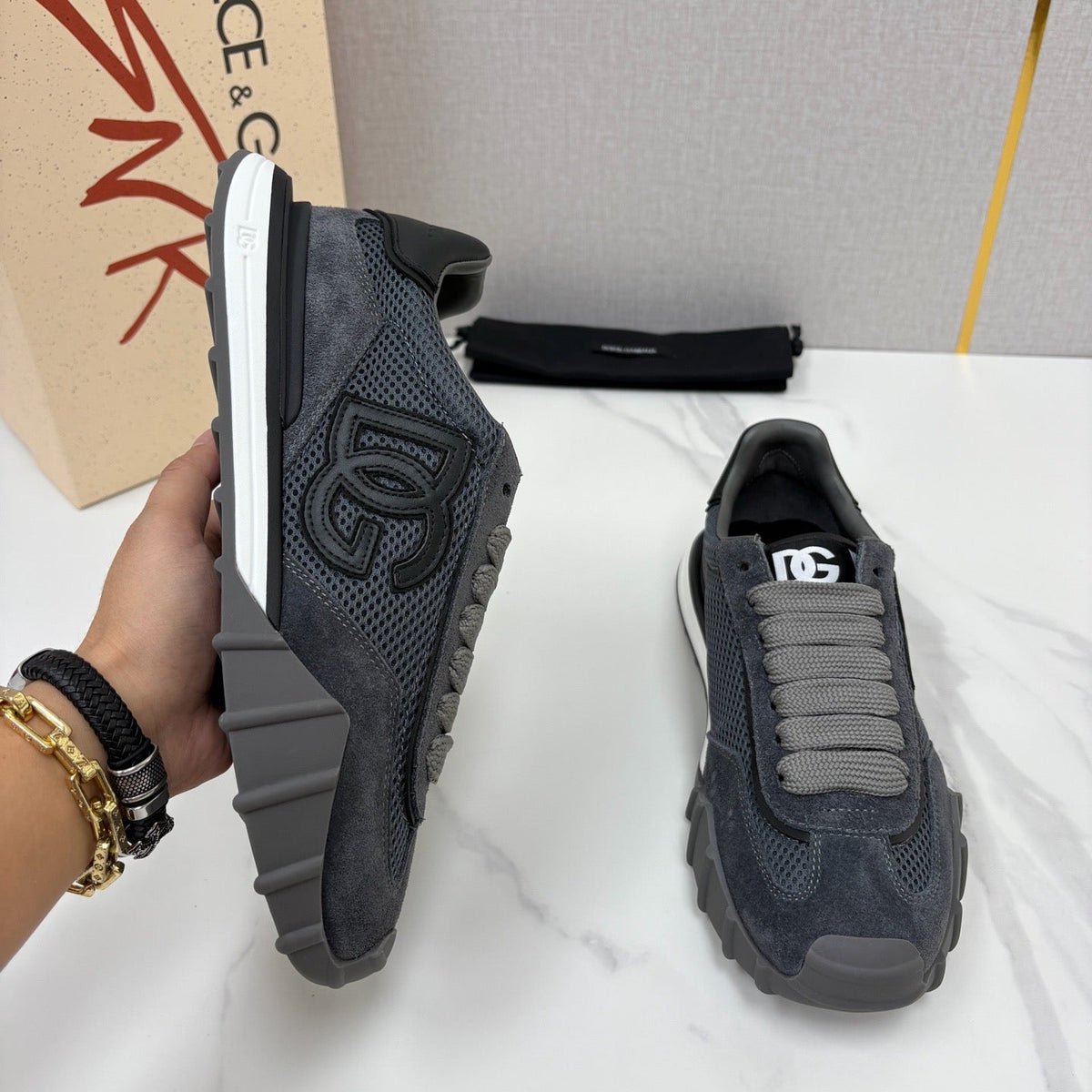 Black Mesh Contrast Sole Runner - Men's