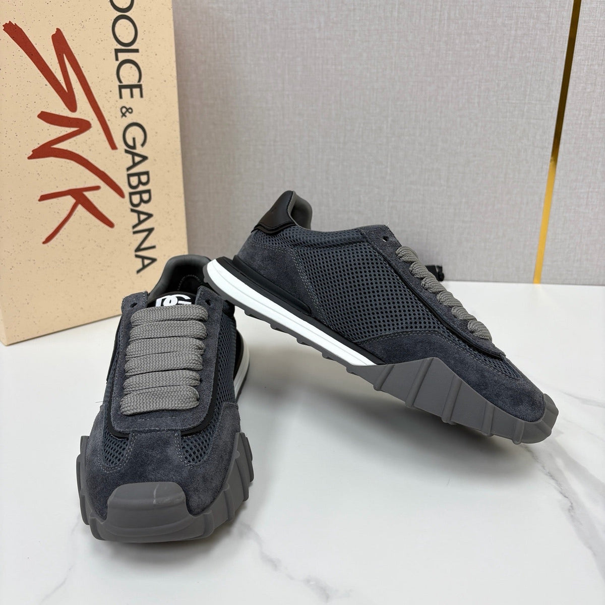 Black Mesh Contrast Sole Runner - Men's