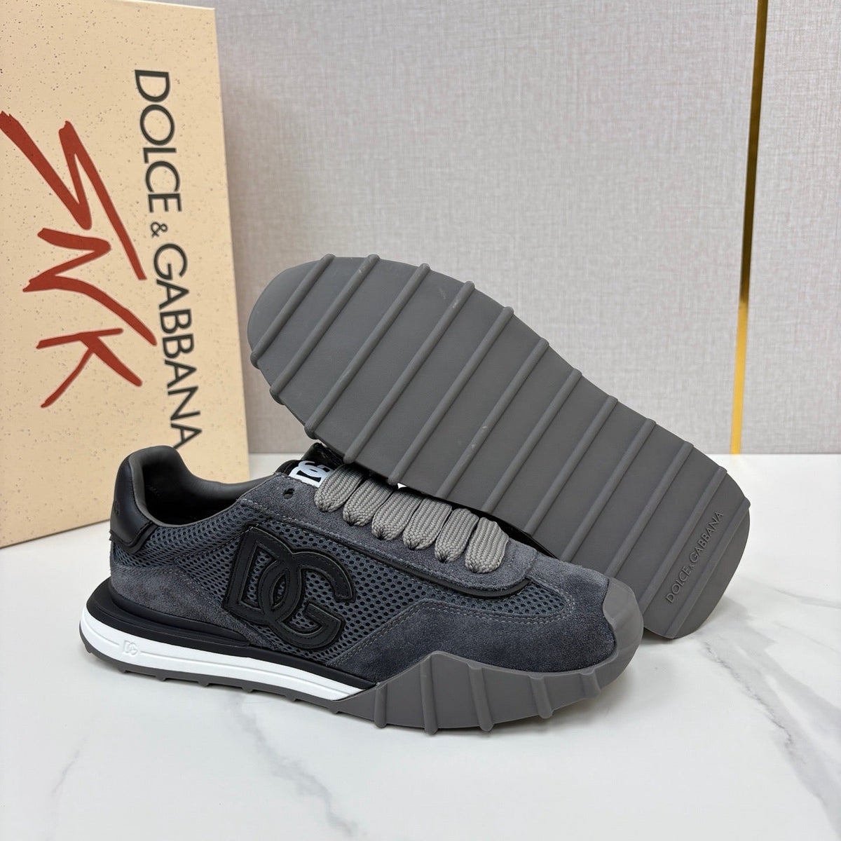 Black Mesh Contrast Sole Runner - Men's