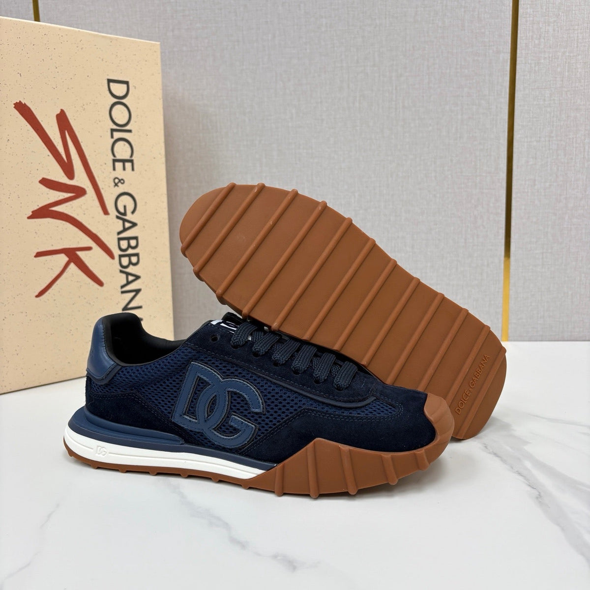 Black Mesh Contrast Sole Runner - Men's