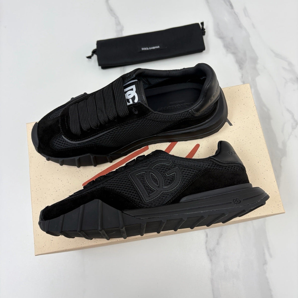 Black Mesh Contrast Sole Runner - Men's