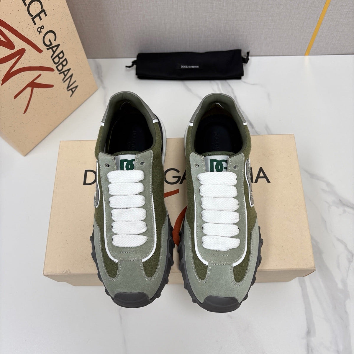 Black Mesh Tonal Runner - Men's