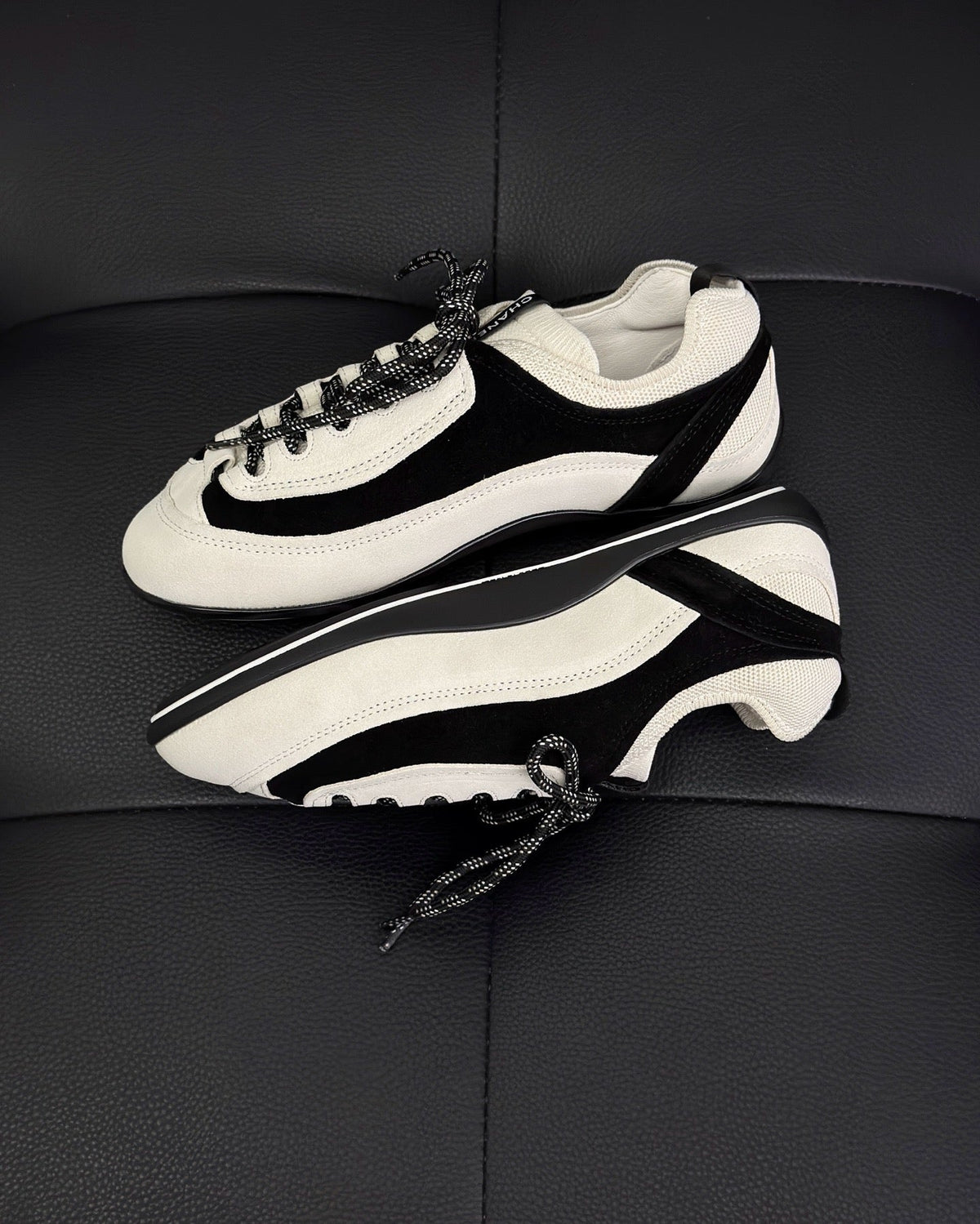 Cream Leather Contrast Toe Low-Top - Women's