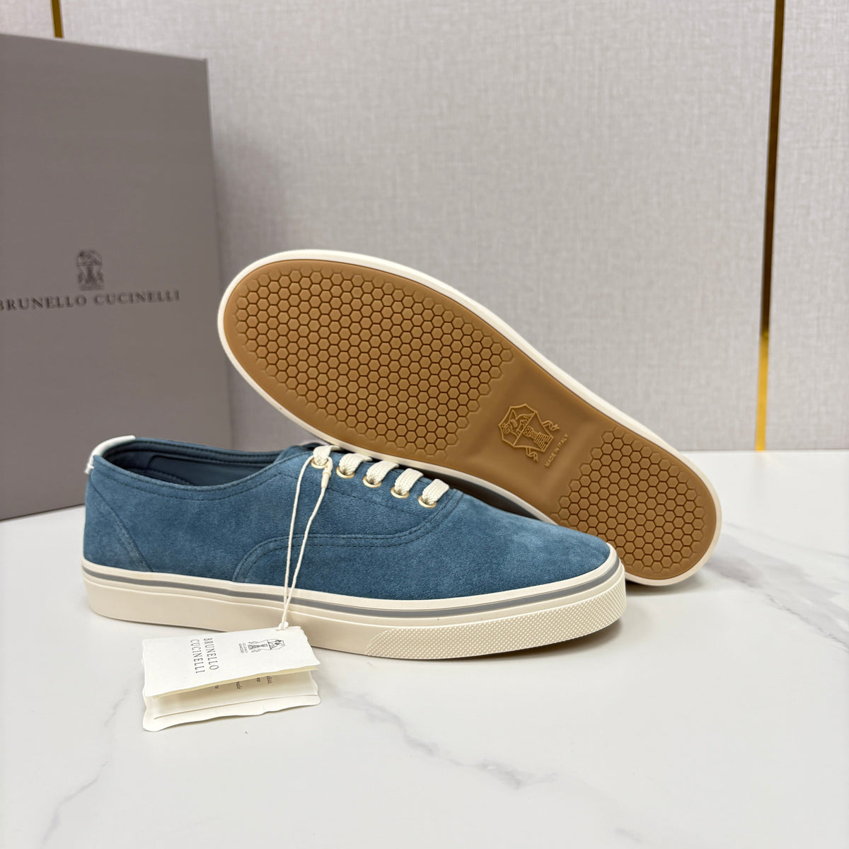 Cream Suede Plain Low-Top - Men's