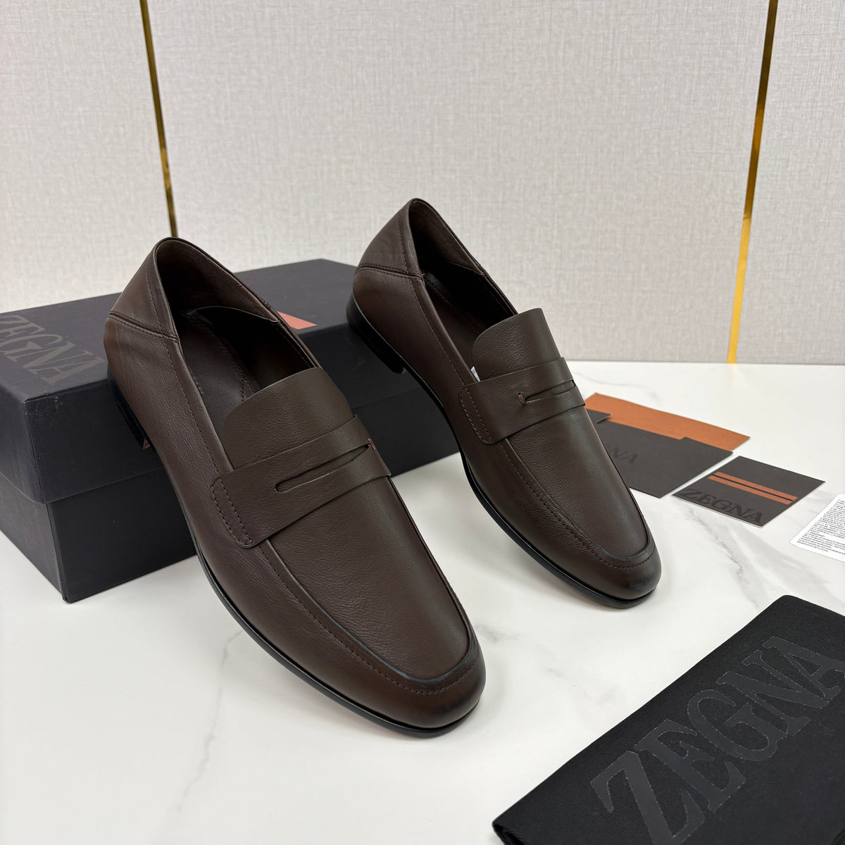 Black Leather Plain Penny Loafer - Men's