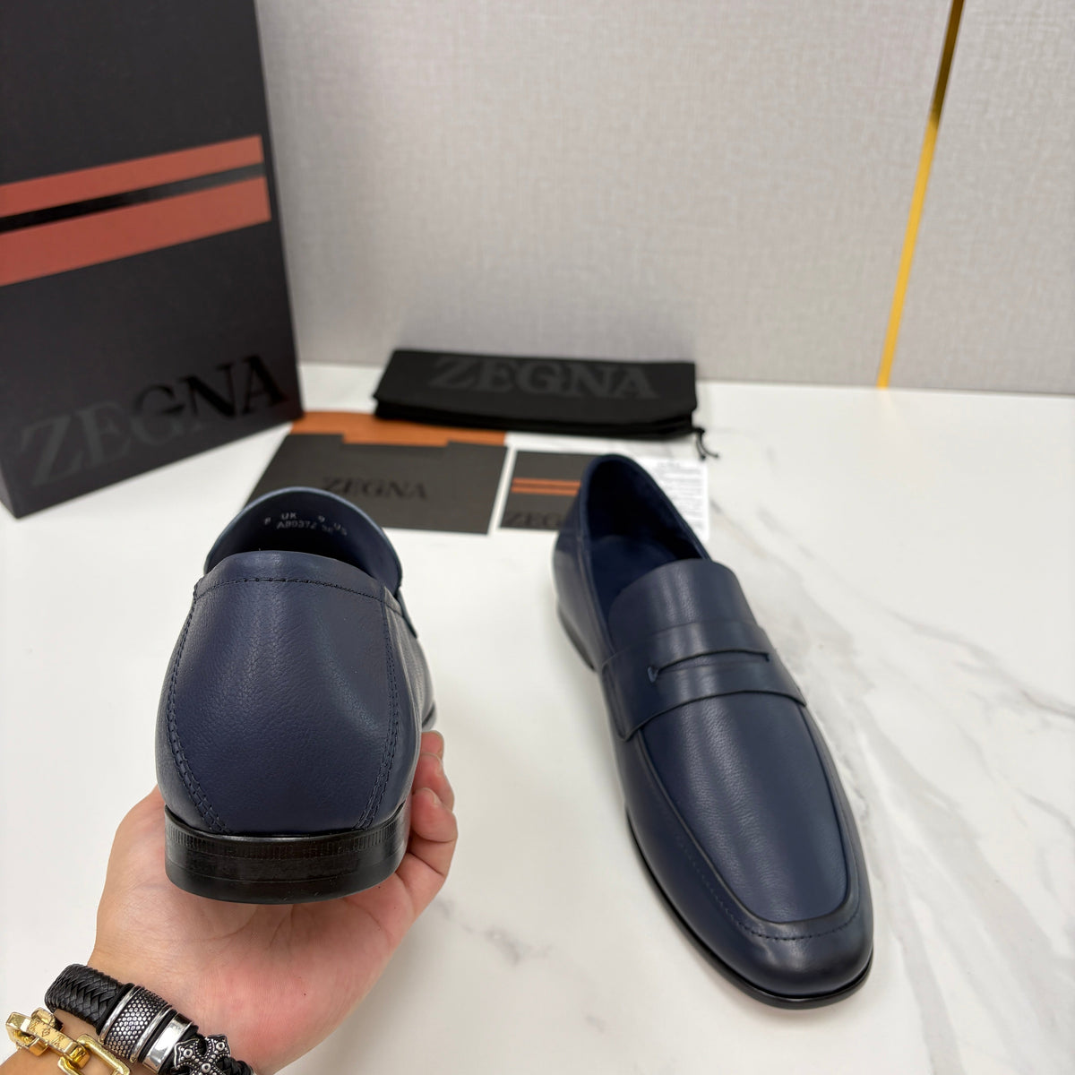Black Leather Plain Penny Loafer - Men's