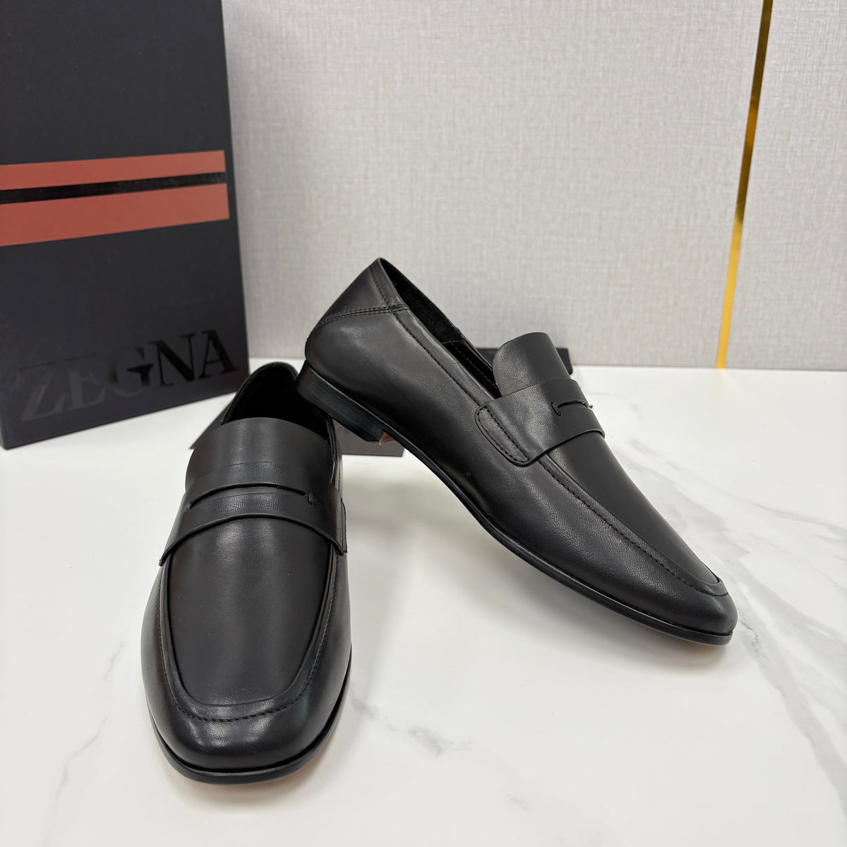 Black Leather Plain Penny Loafer - Men's