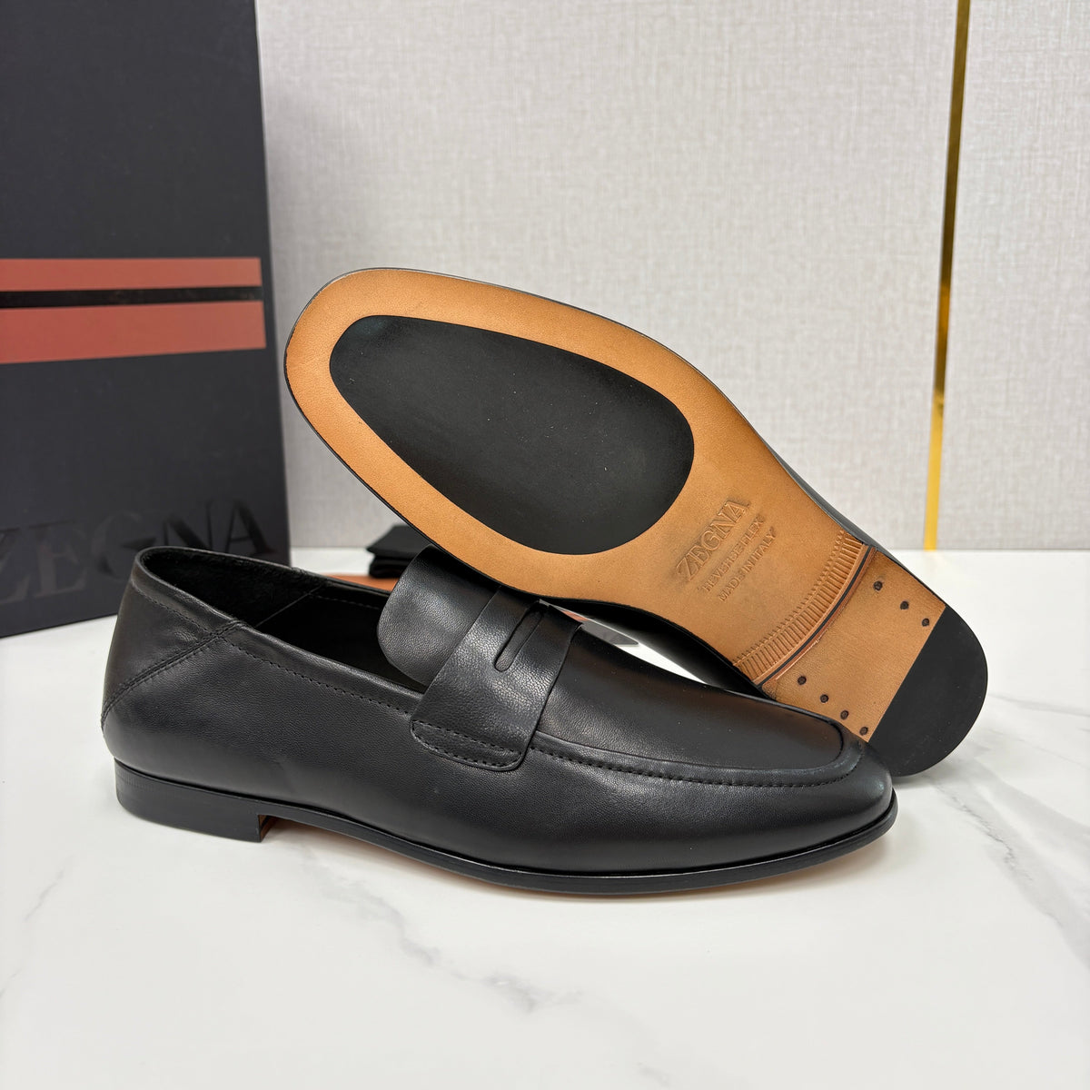 Black Leather Plain Penny Loafer - Men's
