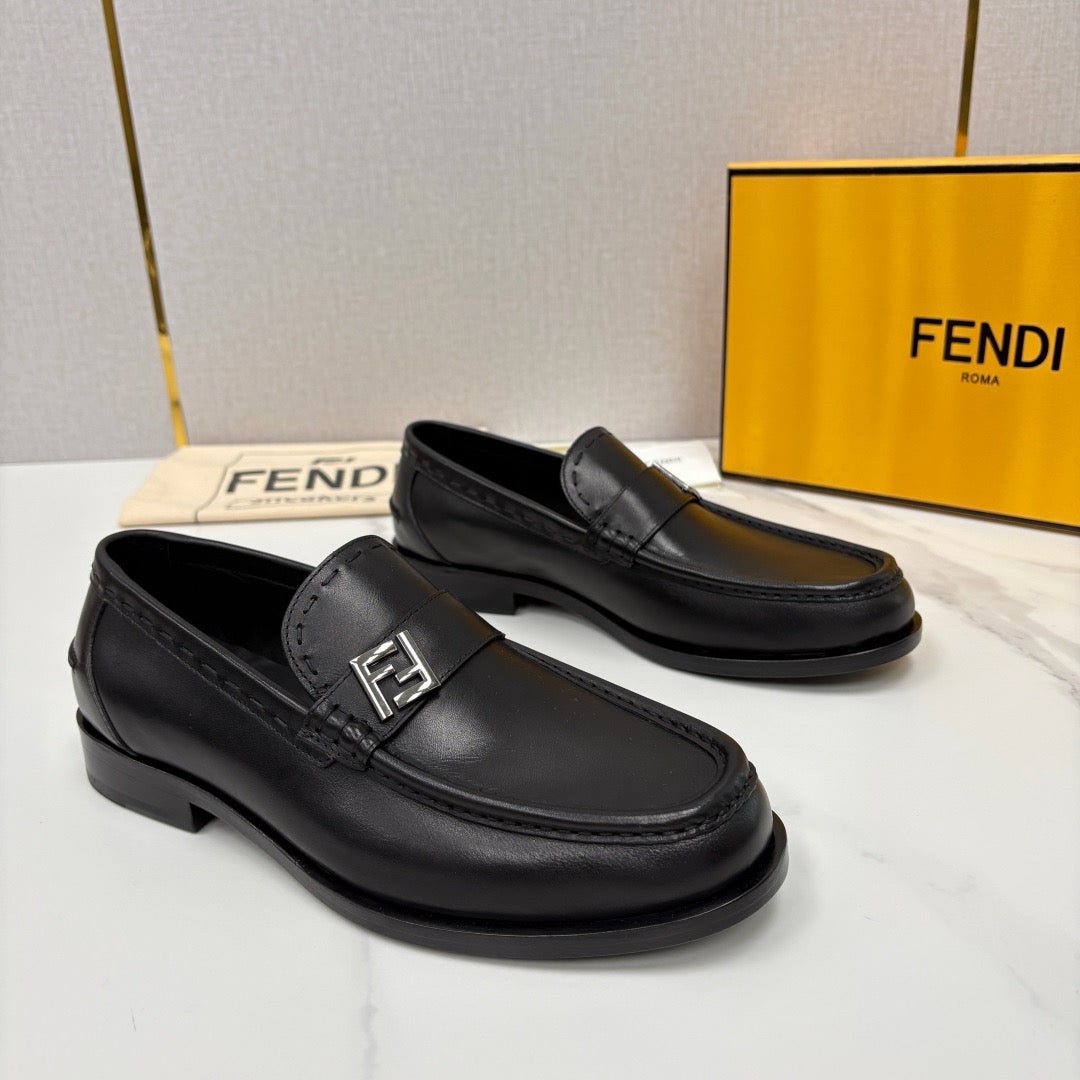 Black Leather Metal Bit Loafer - Men's