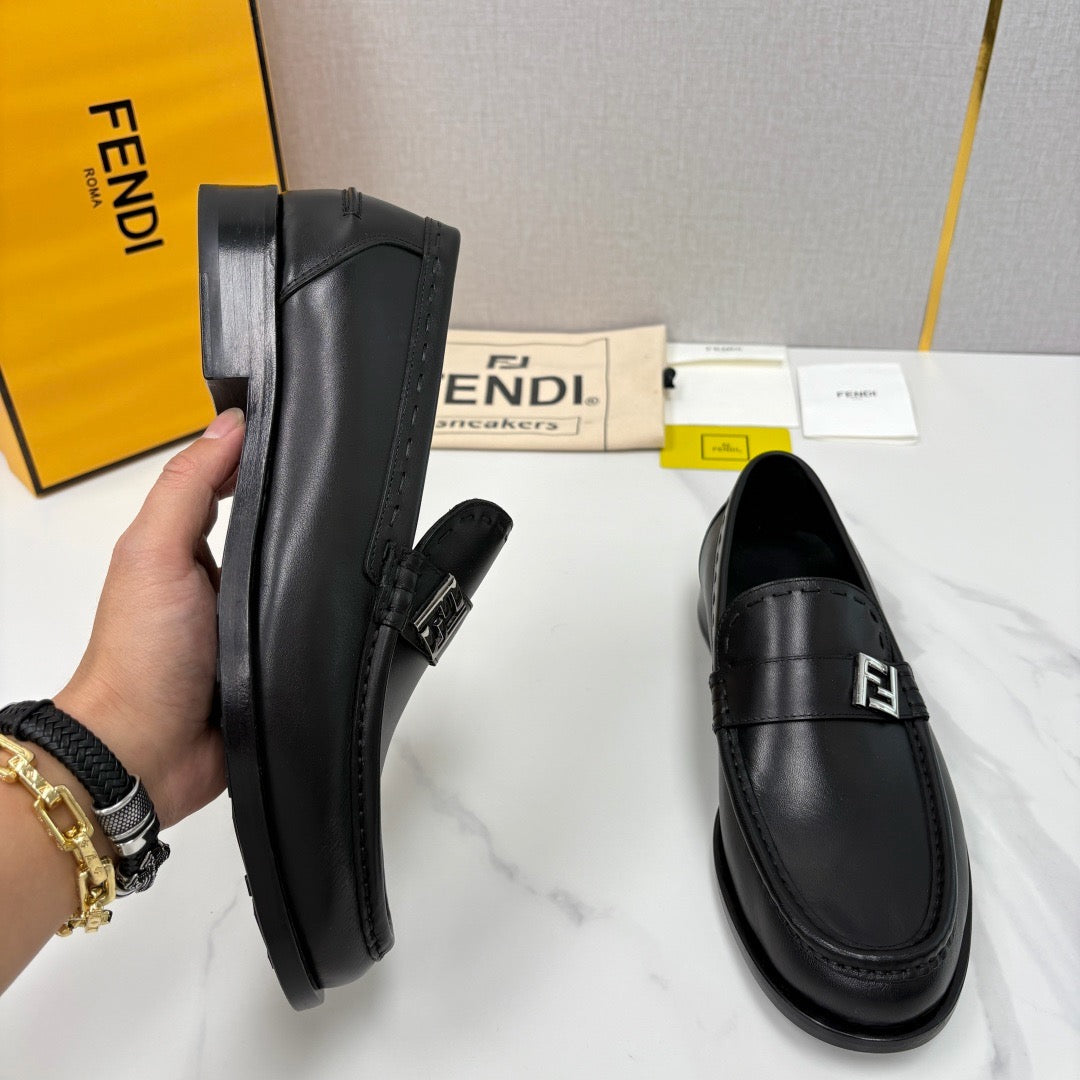 Black Leather Metal Bit Loafer - Men's