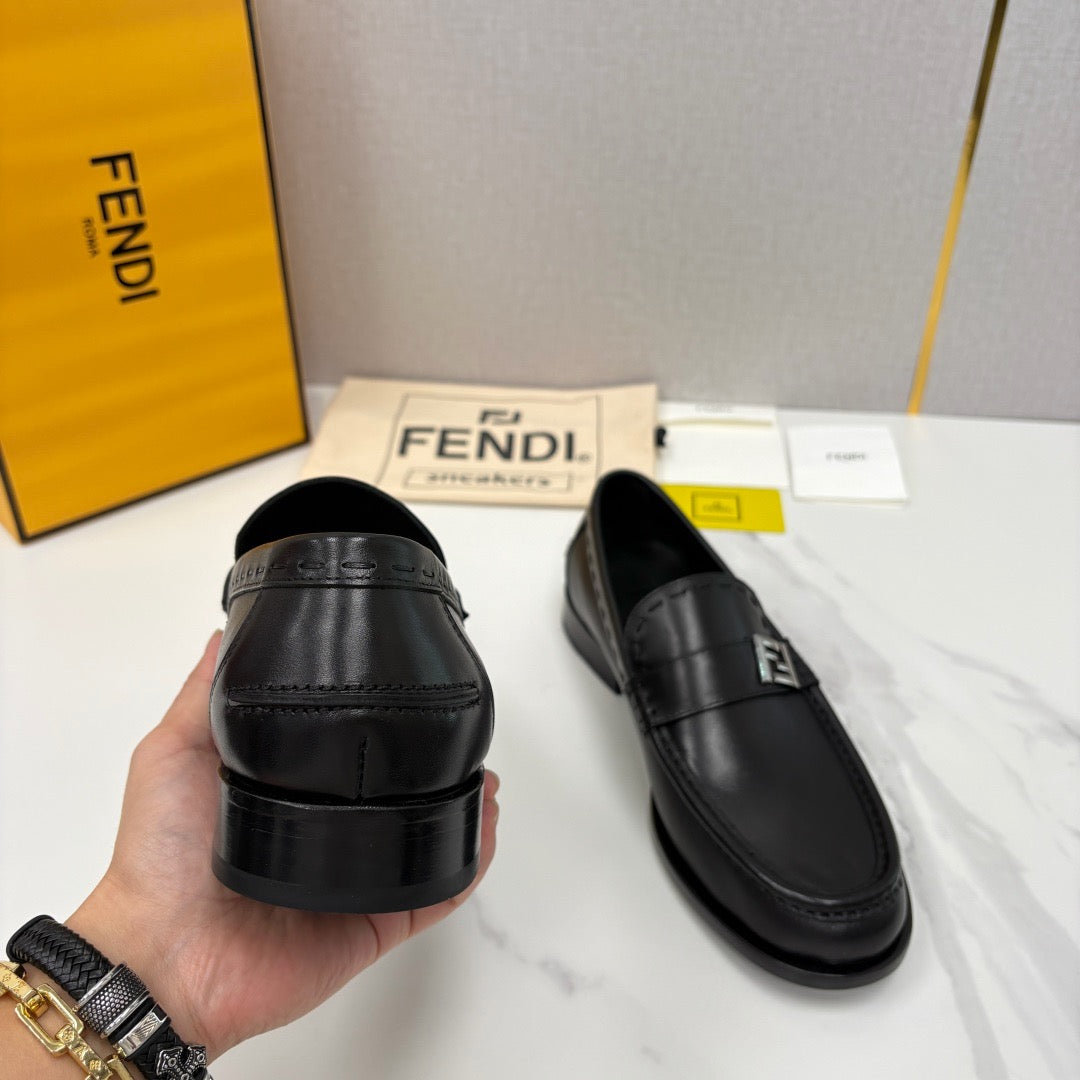Black Leather Metal Bit Loafer - Men's