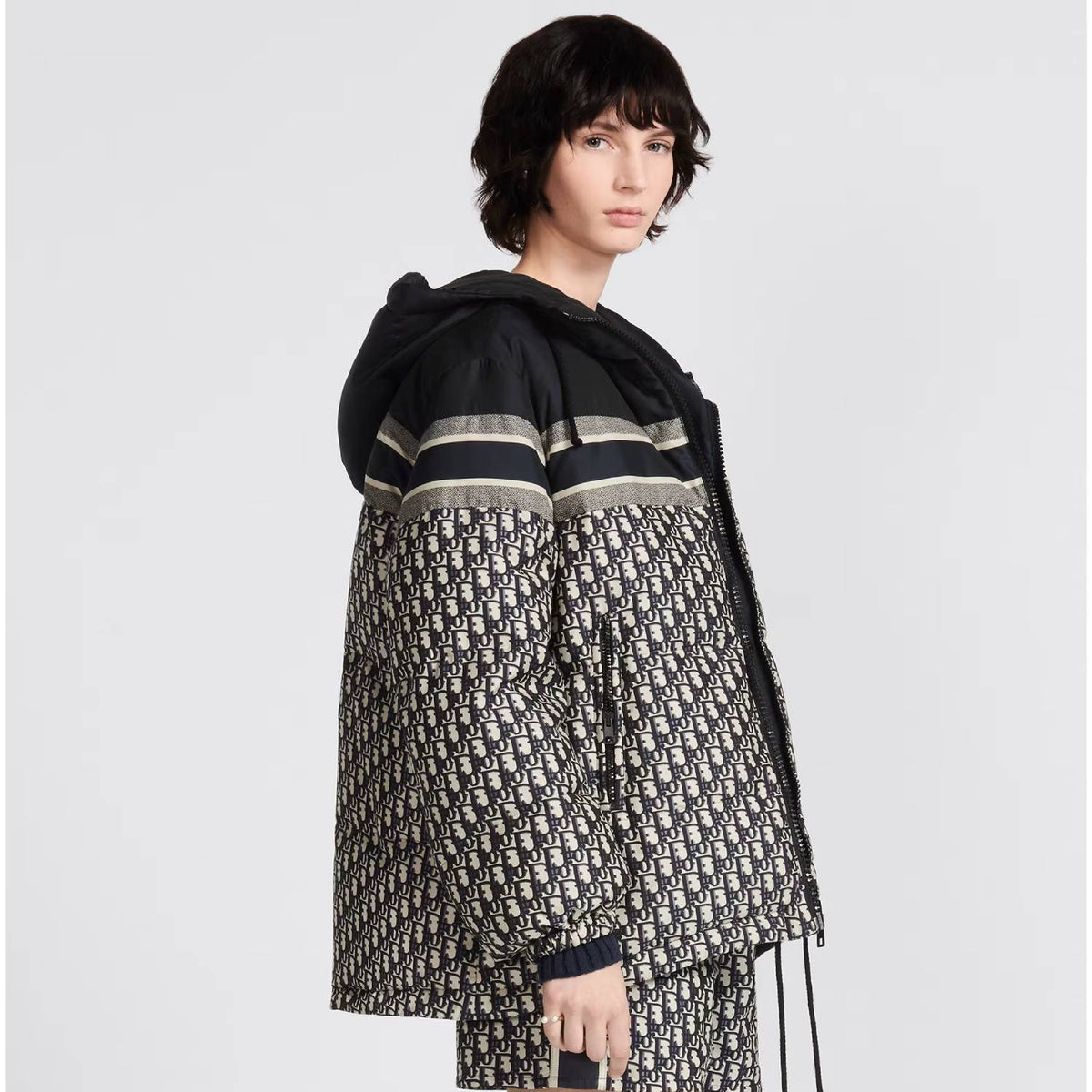 Reversible Long Puffer Jacket – the design features a stand collar, zipped pockets and a jacquard band featuring the – LUX VERSE Luxury Designer Fashion Outlet
