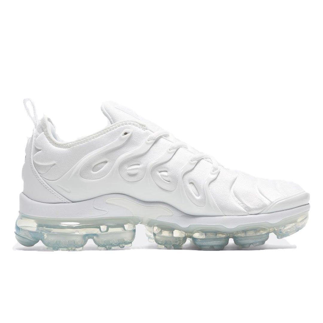 Air VaporMax – it puts the must-haves from the pantheon of Air into one shoe, letting you step into – LUX VERSE Luxury Designer Fashion Outlet