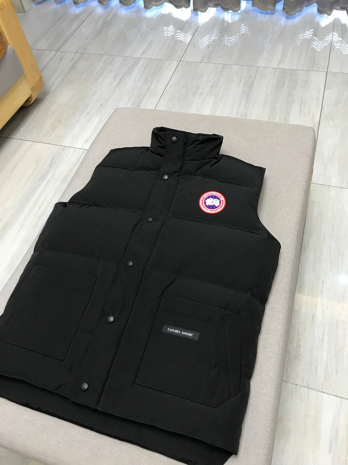 Black Nylon Arm Patch Gilet - Men's