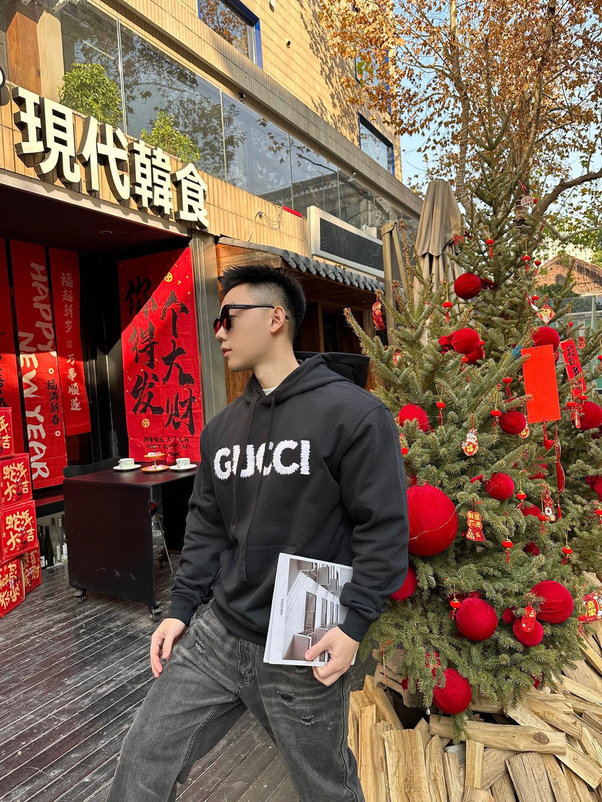 Black Cotton Bold Text Pullover - Men's