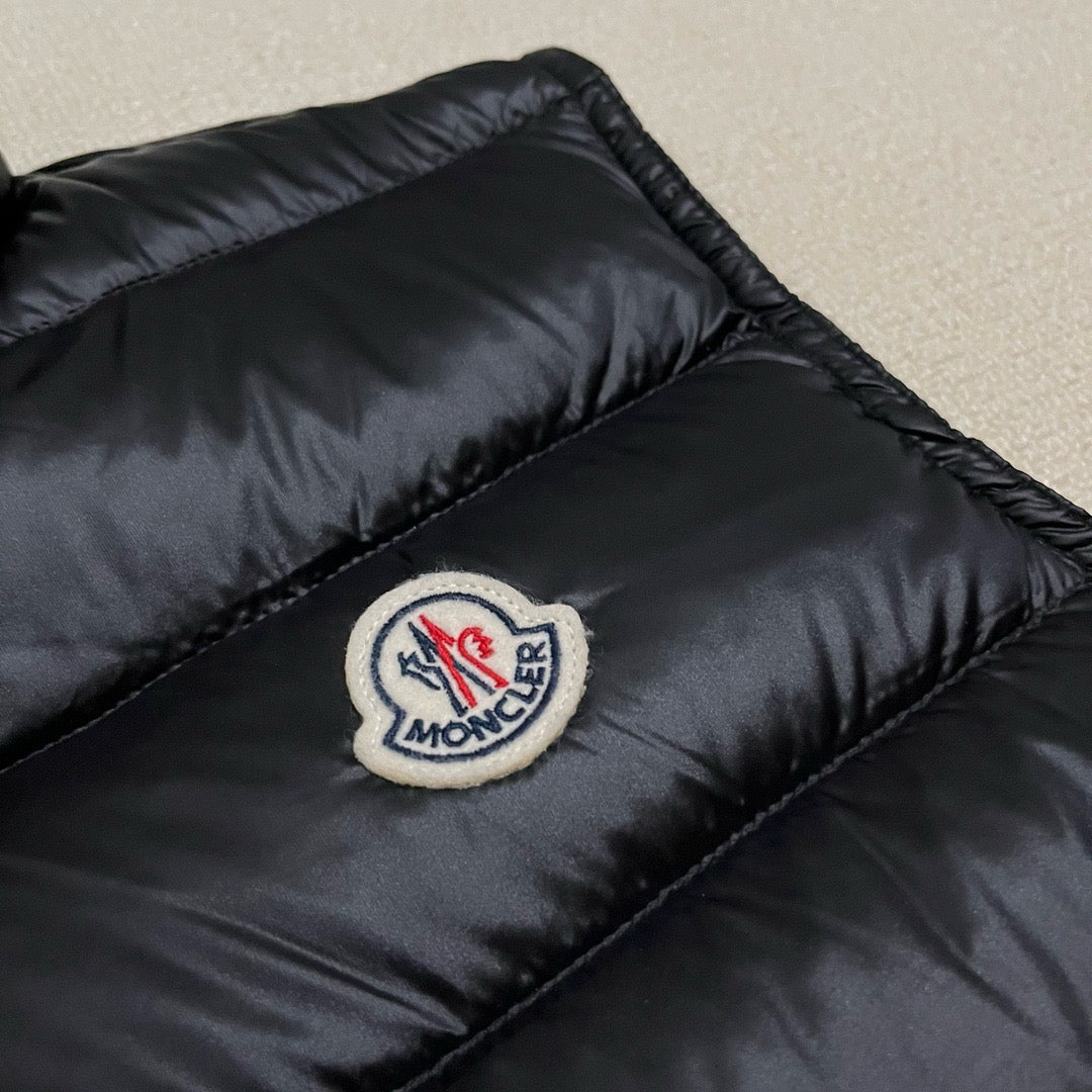 Black Nylon Lightweight Gilet - Men's