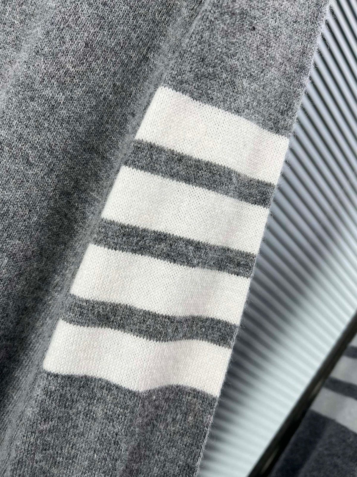 4-Bar Crewneck Navy Knit - Men's