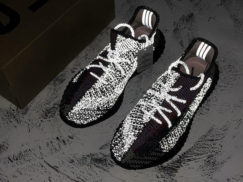 Yeezy Boost 350 V2 Zyon Sneakers
