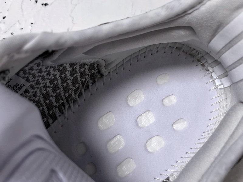 Yeezy Boost 350 V2 Cloud White Sneakers