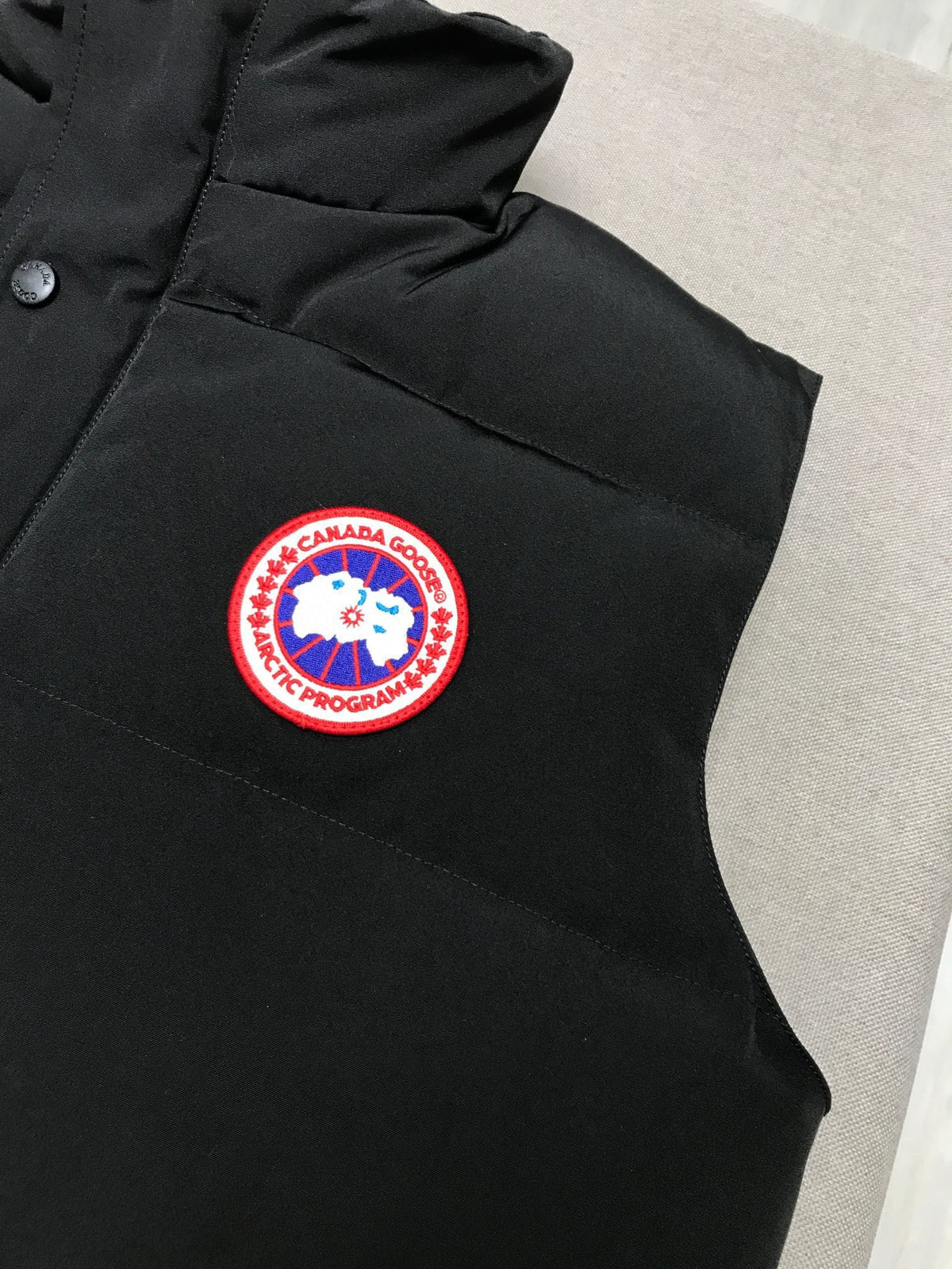 Black Nylon Arm Patch Gilet - Men's