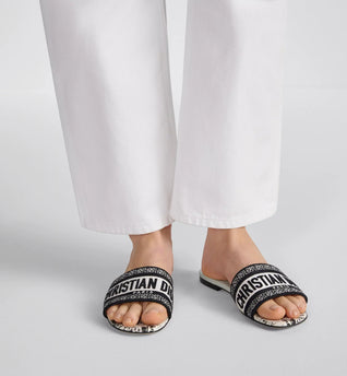 Dway Slip-On Comfort Slide