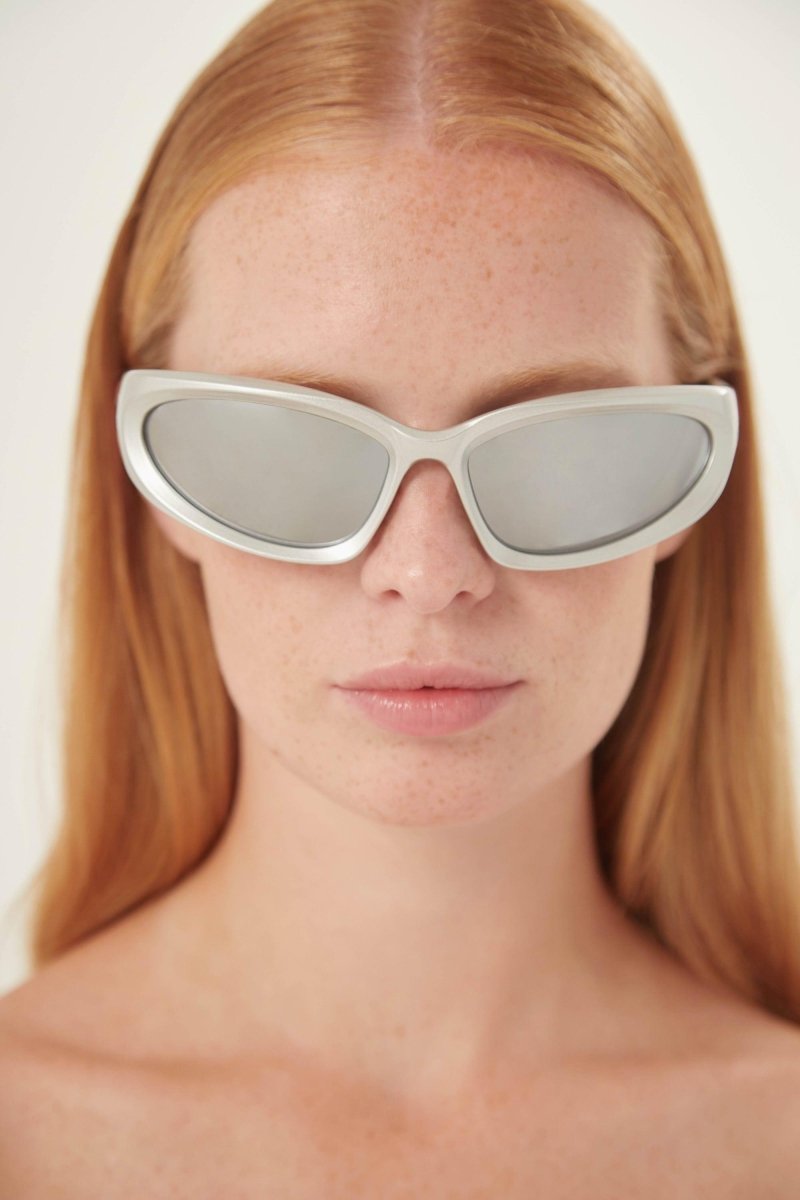 BB0157s-004 swift silver wrap around sunglasses – oval shape with wrap-around profiles in BIO Injection, sleek and ergonomic design – LUX VERSE Luxury Designer Fashion Outlet