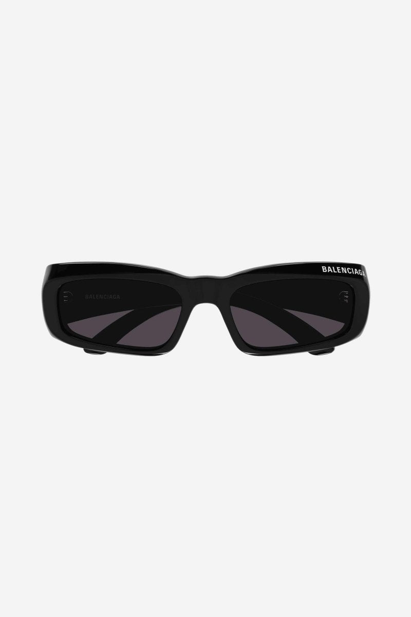 Black rectangular sunglasses – the lasered logo is enhanced with enamel and is placed on the top bevel reaching – LUX VERSE Luxury Designer Fashion Outlet