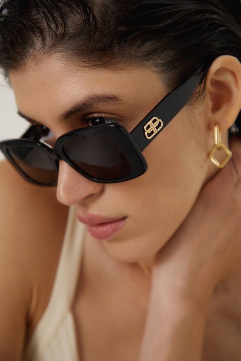 Slim rectangular black sunglasses – flat Rectangle 2.0 shape – LUX VERSE Luxury Designer Fashion Outlet