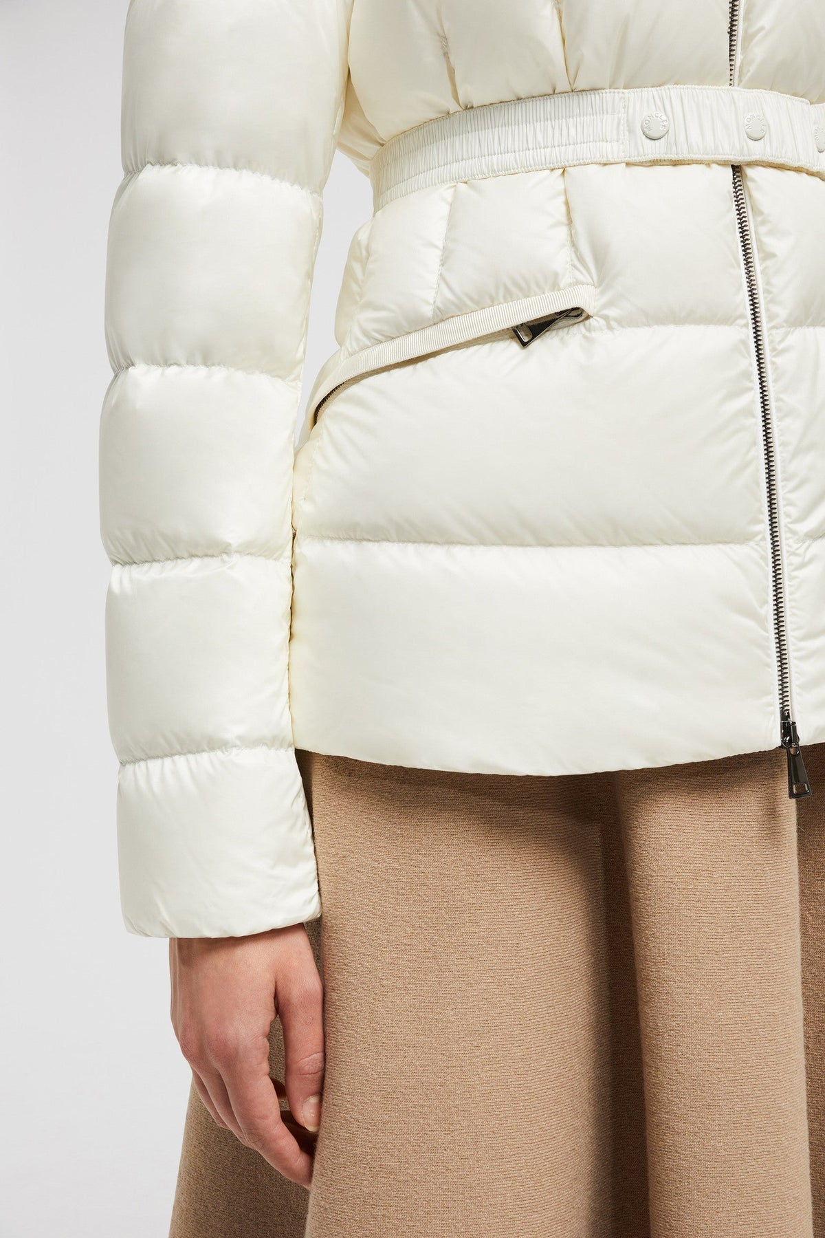 Boed Short Down Jacket – details Crafted from longue saison Longue saison lining Down-filled Hood with – LUX VERSE Luxury Designer Fashion Outlet