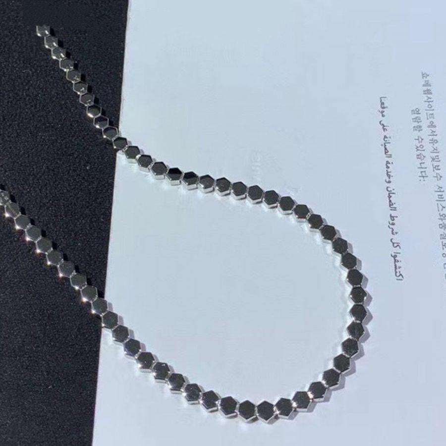 Bee Love Silver Necklace Diamond – LUX VERSE Luxury Designer Fashion Outlet