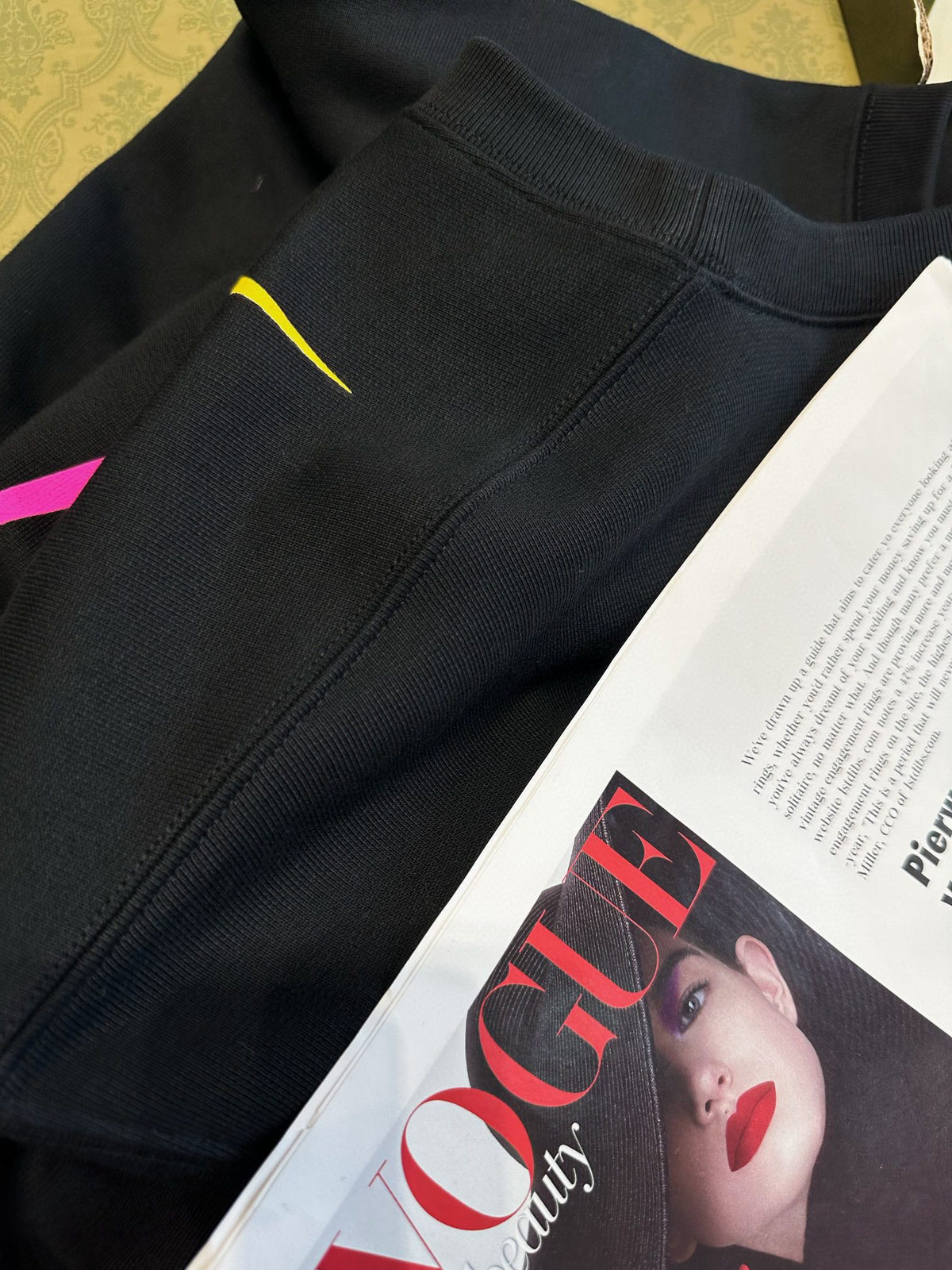 Black Cotton Graphic Crewneck - Men's