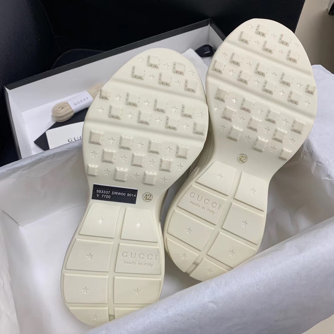 Rhyton Vintage Logo Sneakers