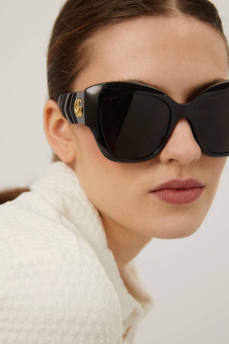 Black cat-eye sunglasses with matalasse temple – new fashionable story fully expressing iconic and elegant mood directly linked – LUX VERSE Luxury Designer Fashion Outlet