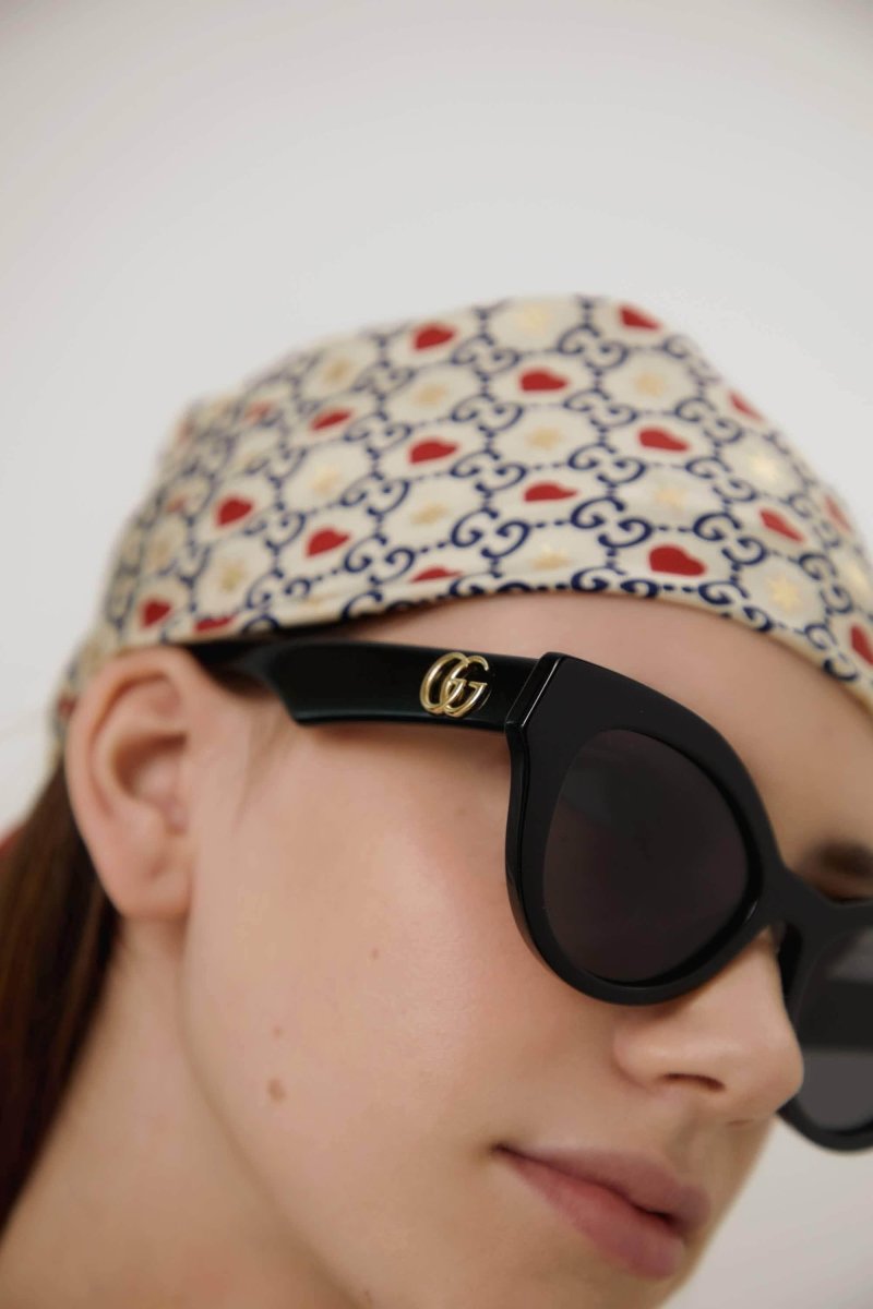 Cat eye black sunglasses with GG logo – cat-eye shape in plastic conceived for an extra-feminine look – LUX VERSE Luxury Designer Fashion Outlet