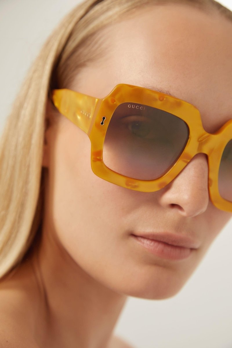 Oversized squared sustainable yellow sunglasses – as part of ´s ongoing commitment to environmental sustainability, the House has – LUX VERSE Luxury Designer Fashion Outlet