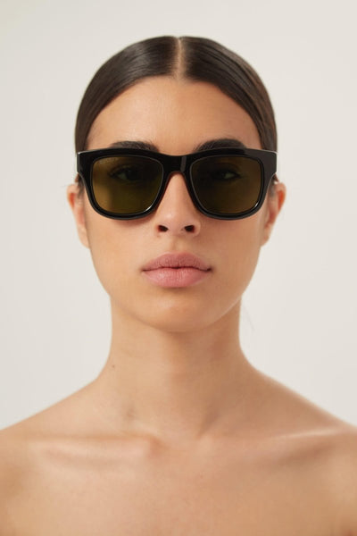 Gucci soft squared black and green sunglasses - Lux Studios