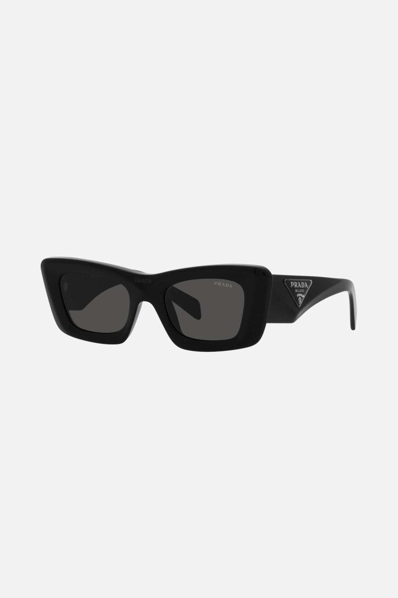 Cat-eye black sunglasses Catwalk – sunglasses for women include a wide range of silhouettes and colors – LUX VERSE Luxury Designer Fashion Outlet