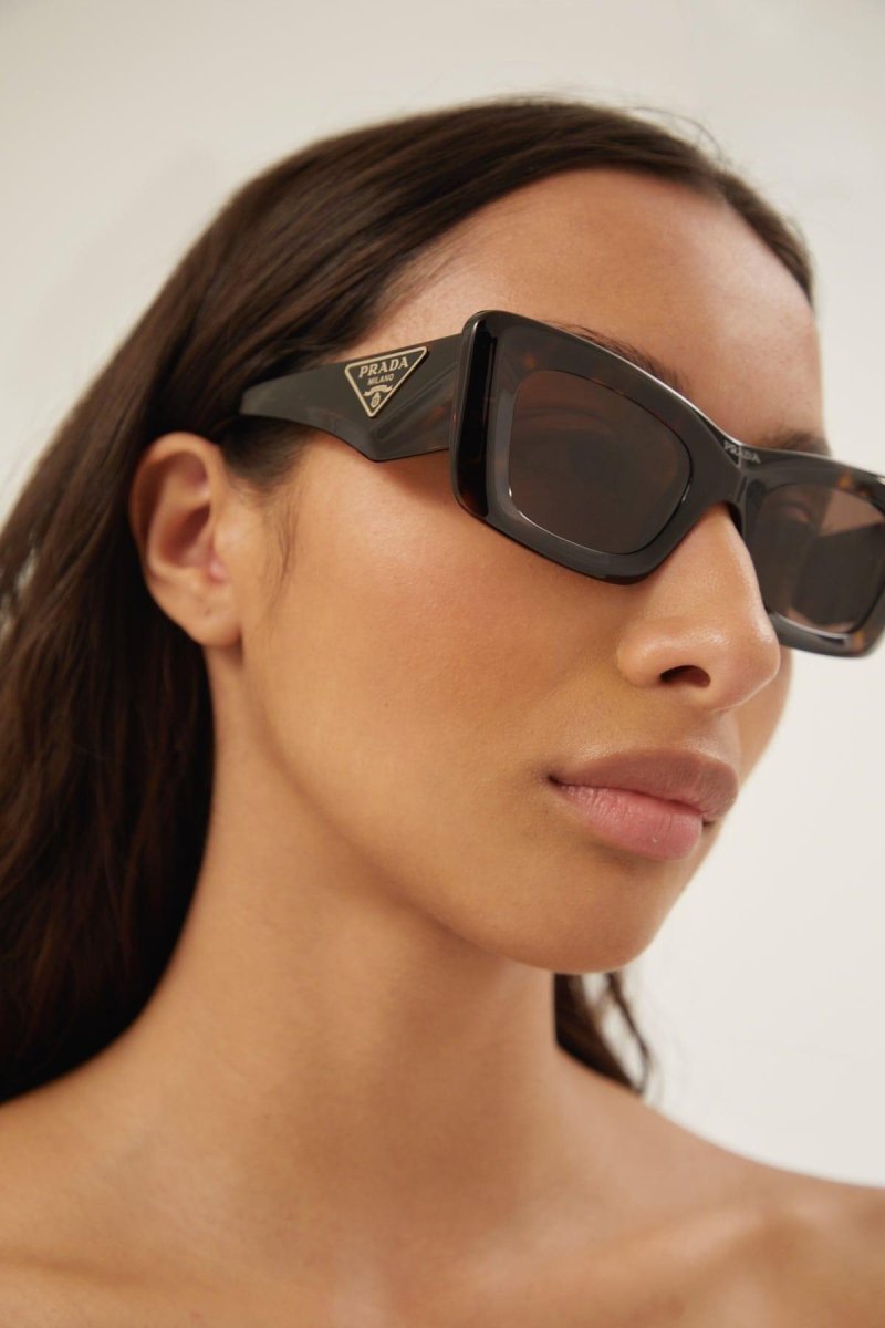 Cat-eye havana sunglasses Catwalk – of silhouettes and colors: from the refined Cinzma styles to square – LUX VERSE Luxury Designer Fashion Outlet