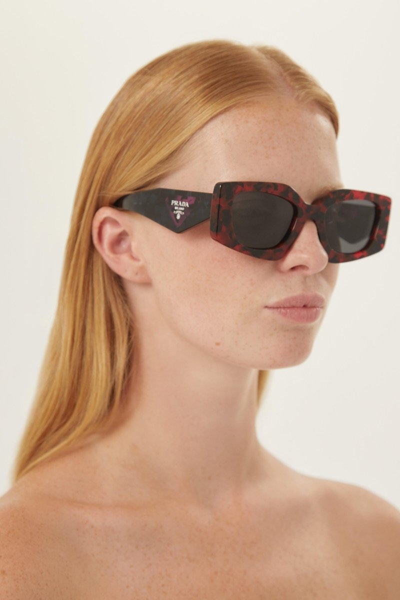 Colored havana geometrical sunglasses – sunglasses for women include a wide range of silhouettes and colors – LUX VERSE Luxury Designer Fashion Outlet