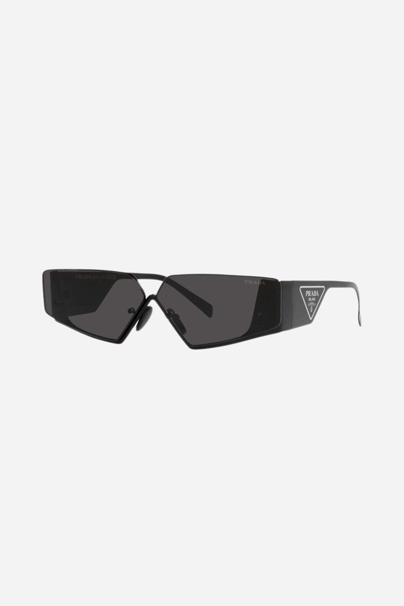 Flat top black sunglasses man Catwalk – sunglasses for women include a wide range of silhouettes and colors – LUX VERSE Luxury Designer Fashion Outlet