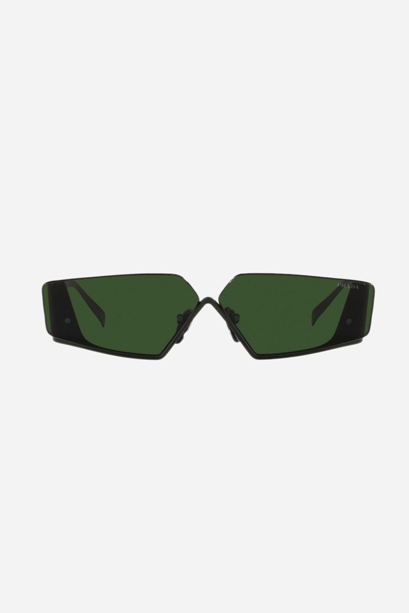 Flat top green sunglasses man Catwalk – of silhouettes and colors: from the refined Cinzma styles to square – LUX VERSE Luxury Designer Fashion Outlet
