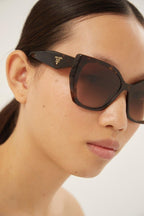 Havana butterfly shape sunglasses Catwalk – of silhouettes and colors: from the refined CinŽma styles to square – LUX VERSE Luxury Designer Fashion Outlet