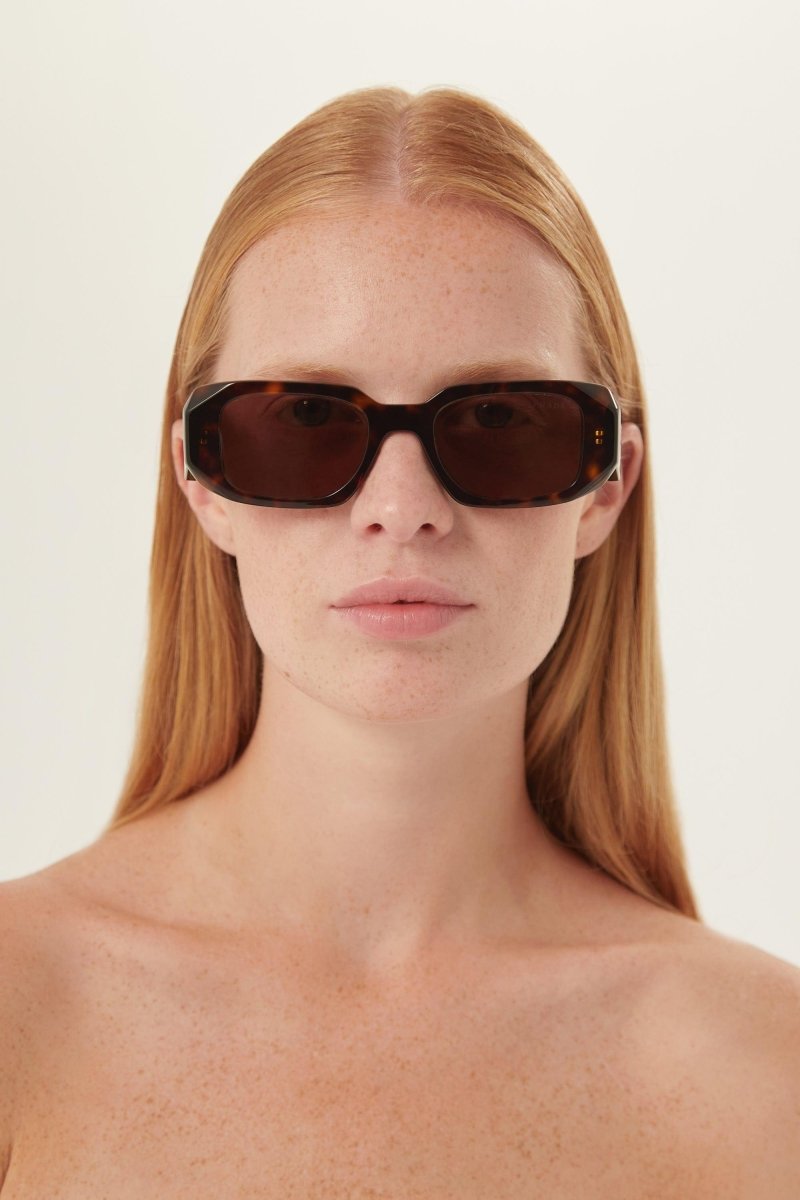 Symbol havana oval sunglasses – of silhouettes and colors: from the refined CinŽma styles to square – LUX VERSE Luxury Designer Fashion Outlet