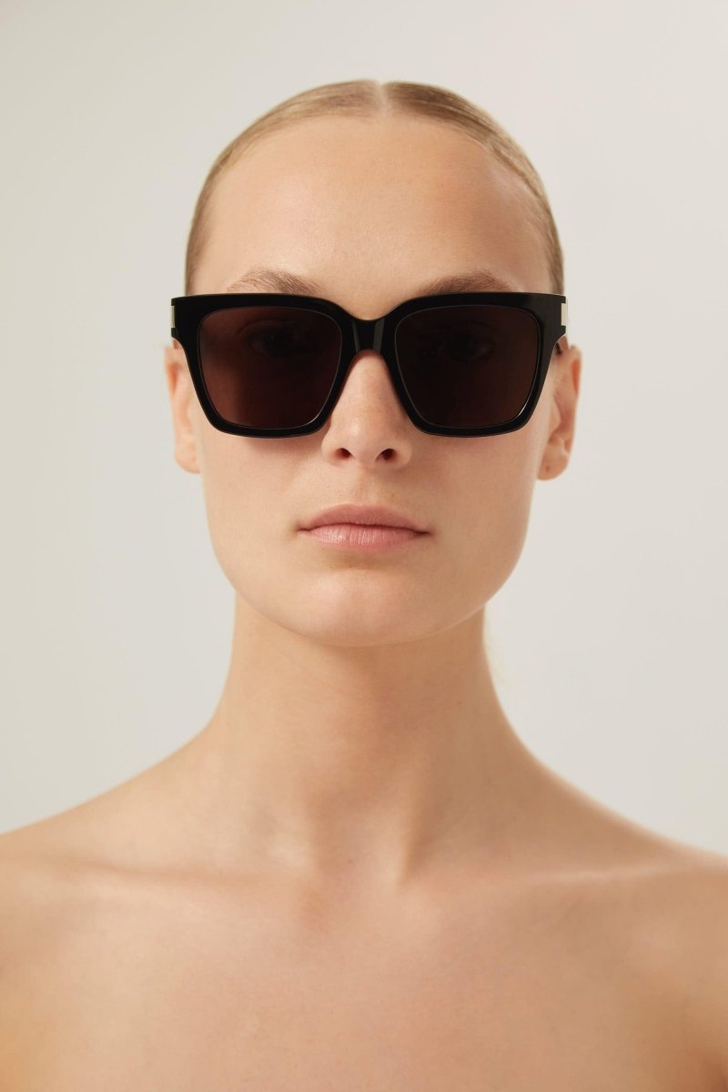 Black rectangular sunglasses – the logo is laser engraved on both temples – LUX VERSE Luxury Designer Fashion Outlet
