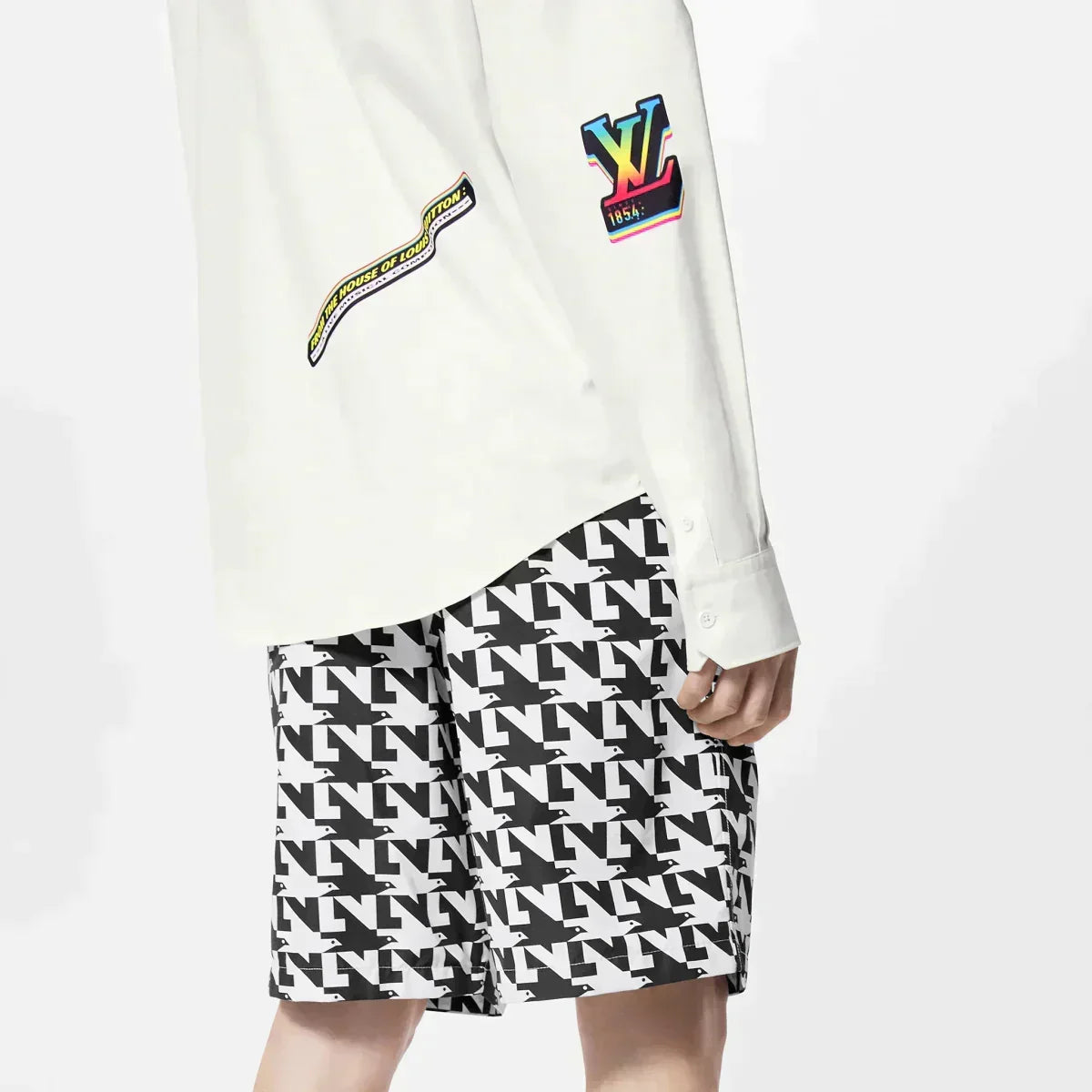 Signature Board Swimshorts – these board shorts stand out with their graphic print – LUX VERSE Luxury Designer Fashion Outlet