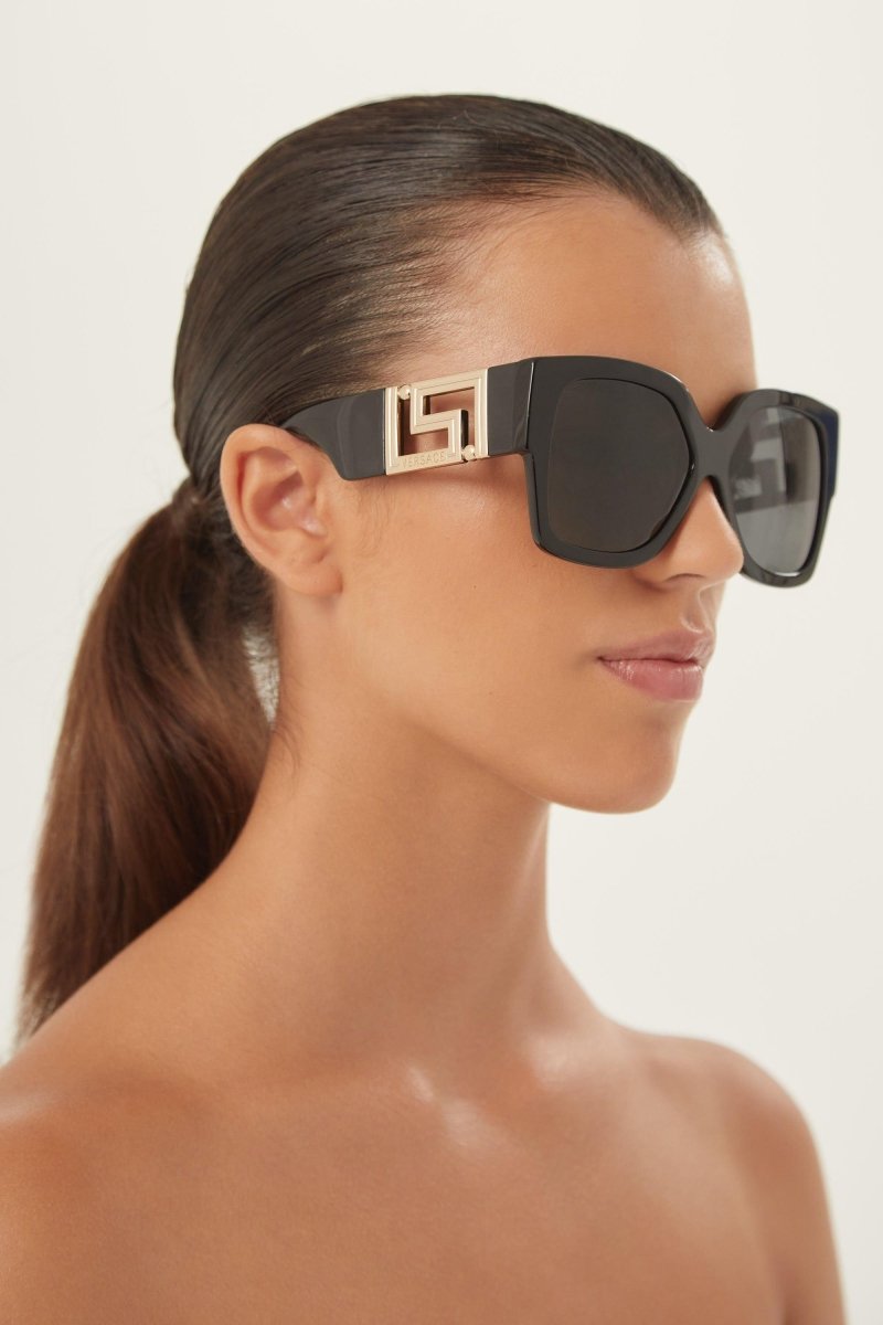 Squared oversized grey sunglasses – is distinguished by its strength of character, innovative use of new, – LUX VERSE Luxury Designer Fashion Outlet